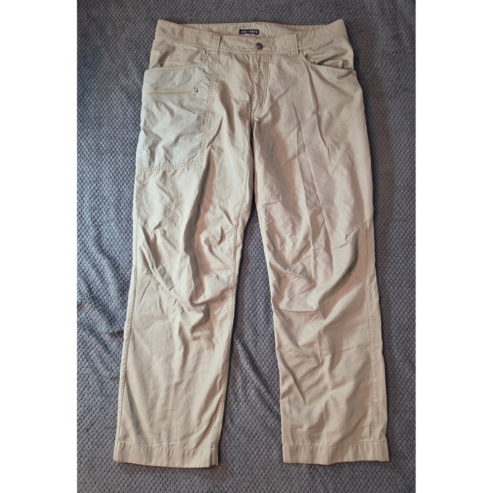 Arcteryx Mens 38x32 Hiking Pants Tan Khaki Straight Leg Utility Cargo Outdoor